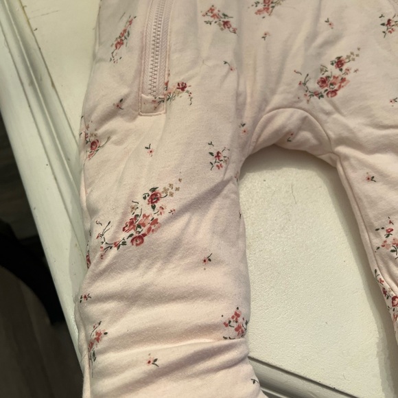 Baby Gap 0-3 Months One Piece Baby Girl Snowsuit - Picture 3 of 5